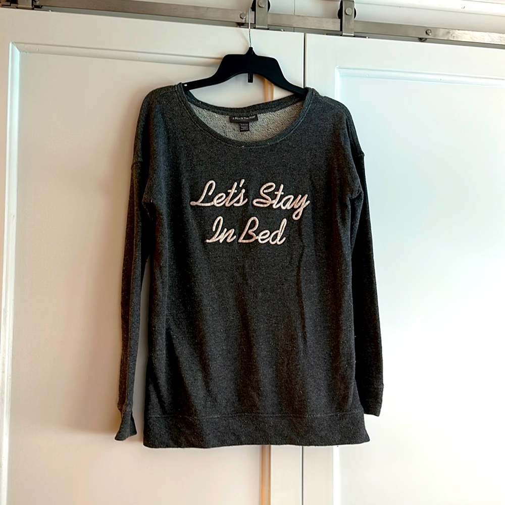 A Pea in the Pod Maternity Sweatshirt Small